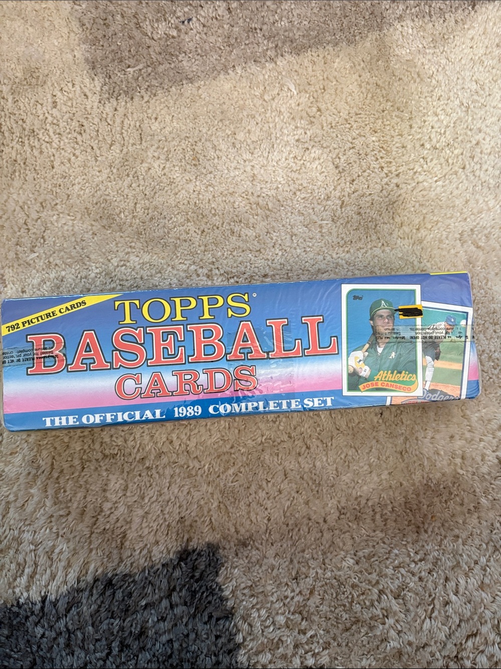 Topps Baseball Cards Box 1989 Complete Set. UNOPENED